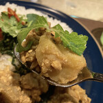 カレーとアイスの店 かりす - カレー2種盛り「ブラックペッパーポークカレー」「じゃがいもの田舎味噌チキンキーマ」