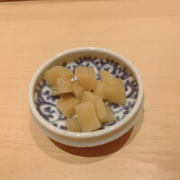 鮨 龍次郎 - ガリ