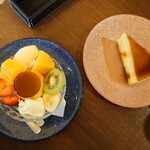 DAIBAN COFFEE cafe - 別の日のプリンアラモード880円、プリンケーキ530円✨すっかりお気に入りです。