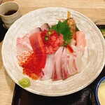 湘南 魚つる - 特上海鮮丼