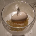 ル・ジャルダン・デ・サヴール - カルダモン風味レモンゼリー、牛乳とハチミツのアイスクリームとミントのクルスチアン添え