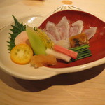 くろぎ - お造り  福薄造り あしらい色々 ふぐ刺し、ふぐ皮煮こごり、鮟肝1