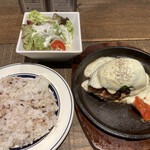 肉が旨いカフェ NICK STOCK - アボカドチーズハンバーグ　1,518円