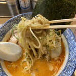 中華そば 多賀野 - ネギと麺リフト
