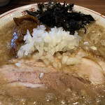 自家製手もみ麺 鈴ノ木 - 背脂煮干しラーメン(大盛)