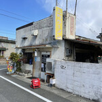 上町ラーメン - インパクトのある外観