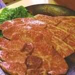 焼肉 吉田 - 左からハラミとサガリのハーフ☆ミスジ☆三日月ロース