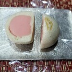 御菓子司 塩芳軒 - 桃色の餡