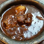 HOPPERS - 追加カレー500円でポークを選択：岩中豚を使った辛口スパイシーカレー