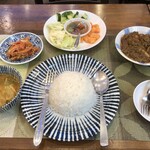 Mya Myint Mo 2 - ランチメニュー「Duck meat curry」(990円)
