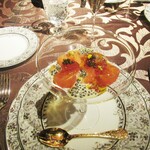 La maison du caviar 17℃ - アミューズ　スモークサーモンのマリネ　瀬戸内キャビア風味