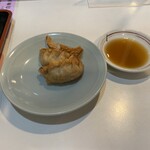 中華料理 楼蘭 - 揚げ餃子は…