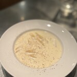 Gorgonzola cheese cream penne