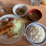 Bigaku - ランチ(エビフライ定食)¥1000