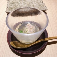 厳選焼鳥 一石三鳥 本店 - 先付けの肉団子スープ