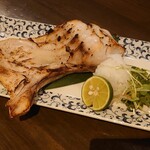 飲んべぇ食堂 らくだ屋 - ヒラマサのカマ焼き