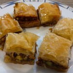 アラブ家庭料理専門店 七つの丘 - 美味バクラヴァ