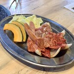 焼肉食堂 おおいり - 【和牛切り落とし定食】メインプレート