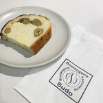 ブーランジェリー スドウ - オリーブパン