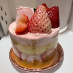 新宿高野 - 2色苺のショートケーキ