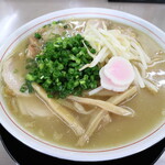 中華そば三丁目 - チャーシュー麺です☆　2022-0217訪問