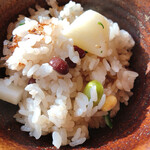 かっこう料理店 - 長いもとかっこう畑のお豆ご飯(土鍋)