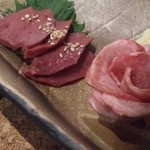 すみび焼肉　Da-Wa - 刺し盛りその2    タン刺しとハツ刺し