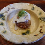 柚木元 - 熊の頭のムニエル仕立て、綿内蓮根、大葉