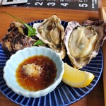 的矢かきテラス - 牡蠣づくし定食の生牡蠣2個