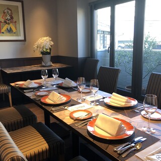 5名様以上１０名様まで承ります。ご家族ずれや会食にもピッタリです。