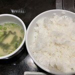 Yakiniku Kanshokubou Dandan - 大盛りご飯とスープ