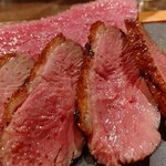 炭焼き＆WINE　利三郎 - 鴨肉と鹿肉のグリル