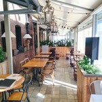 Cafe＆Rotisserie LA COCORICO - こちらの席も魅力的です!!
