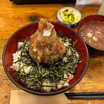 伊豆の味処　錦 - 鯵のたたき丼 1650円。