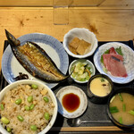 魚魚や 鯛一 - 日によって炊き込みご飯や魚が変わるたいかず定食1000円