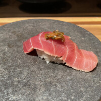 築地青空三代目 本店 - 炙りトロとにんにく