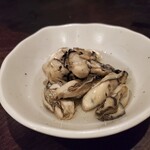 串坊 - 牡蠣のオイル漬け(サービスで)
