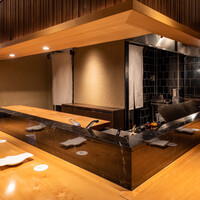 肉割烹 銀座 KEIJI - カウンター　８席