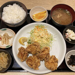 酒房 灘 - からあげ定食(御飯(大)･味噌汁･小鉢3品･漬物･果物)