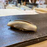 松寿司 - 鯵。肉厚でお見事！