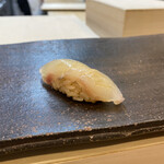 松寿司 - 平目。