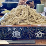 手打追分 - そば大盛り！
自家製粉石臼挽きそば、おー蕎麦の香りも感じられます。
挽きたて・打ち立て・茹でたてに拘った美味しさです♪
大盛りもしっかりと満足できるボリュームでした。