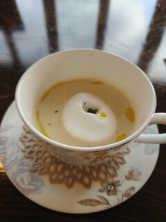 Ｈｏｔｅｌ　Ｓｅａ　Ｓｈｅｌｌ - 朝食のたけのこ芋のスープ。たけのこ芋なんて、初めて聞きました！
