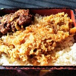 川魚・郷土旬菜 うおとし - 養殖のナマズ天丼