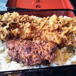 川魚・郷土旬菜 うおとし - 天然のナマズ天丼