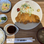 定食と喫茶 ボルドー - トンカツ定食