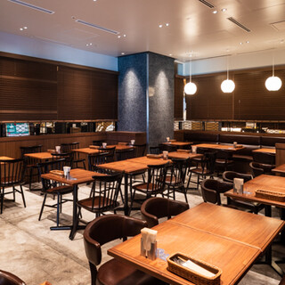 駅近&広々店内◆お一人様からデートや団体利用も可能です