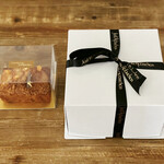 ガストロノミー ジョエル・ロブション - お土産にいただきました。パウンドケーキは女性限定だそう