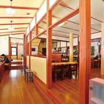 Togakushi Okusha Mae Shokudo Naosuke - 奥社入口の鳥居を見ながら味わえます。