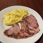 The Crowned Egg - Scramble eggとHam steak♪